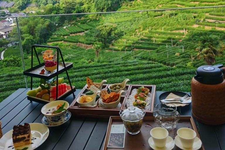 Hangzhou: West Lake Boat Ride, Leifeng Pagoda & Tea Tour