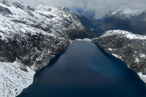 Te Anau: Hidden Lakes and Mountains