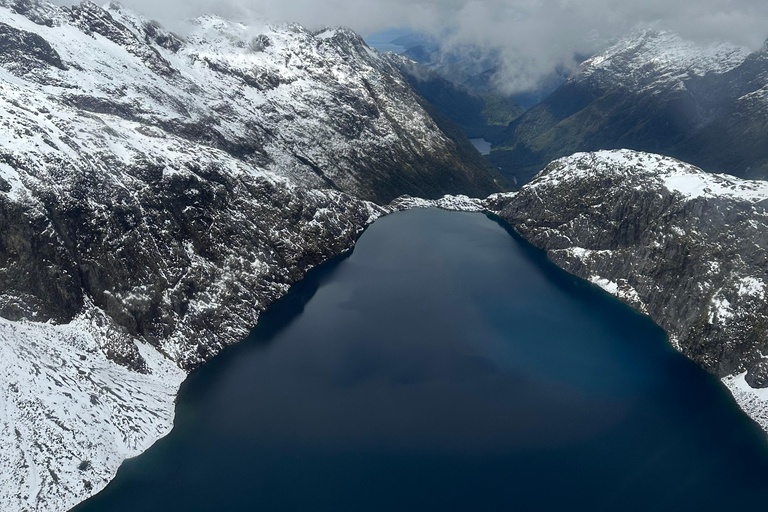 Te Anau: Hidden Lakes and Mountains