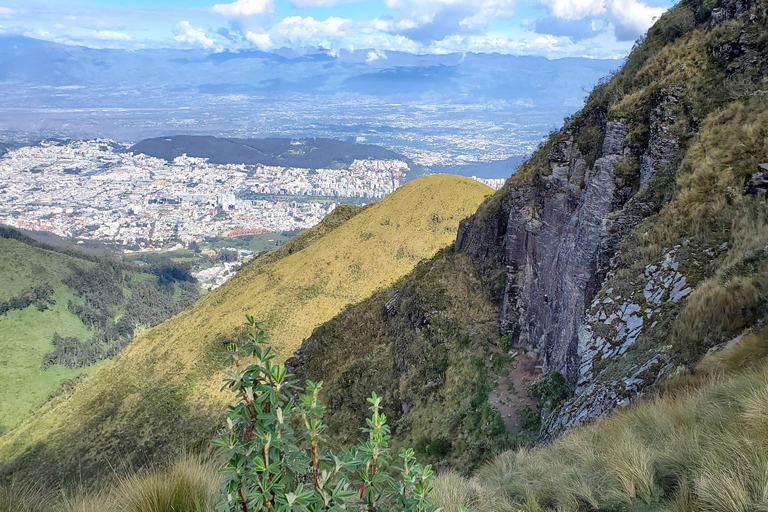 Quito Full-Day: Teleférico, Old Town & Middle of the World