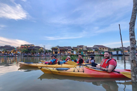 Hoi An: Old Town to Mangrove Forest Kayak Tour