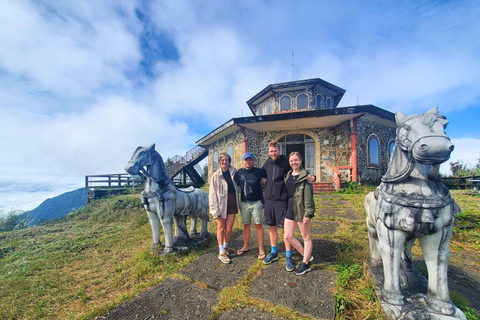 Bach Ma National Park Trekking Tour 1 dag från Hue CityUpptäck nationalparken Bach Ma Hue: Dagsutflykt med buss