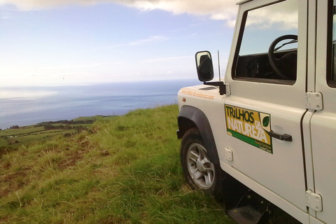 Excursión de un día a Sete Cidades Azores en 4x4 desde Ponta DelgadaTour privado de 4x4 días a Sete Cidades Azores