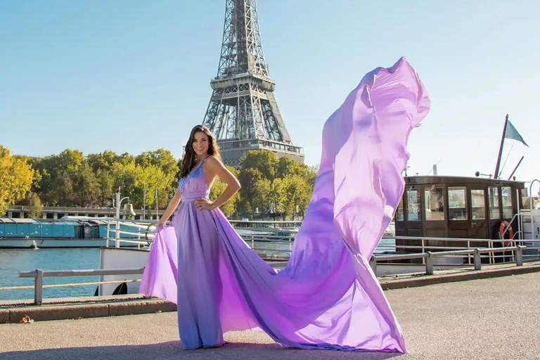 Paris: Eiffel Tower Glamor Photoshoot with Dress Options