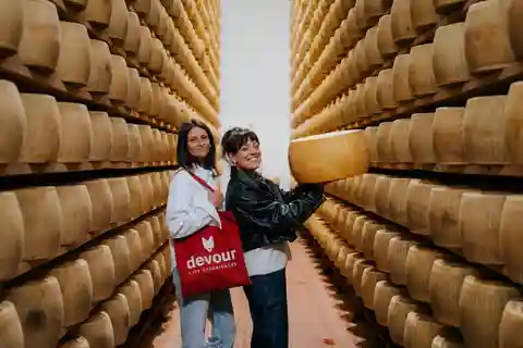 Aula de massa com tour de parmigiano e vinagre balsâmico saindo de Bolonha