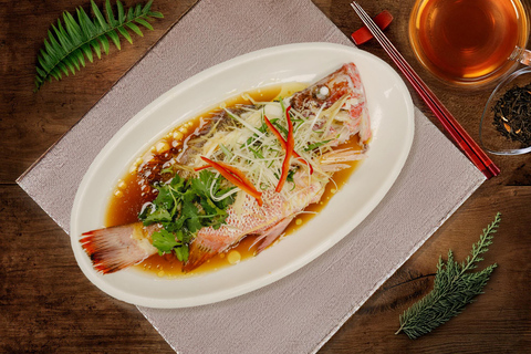 Hong Kong: Aberdeen Fishing Heritage Tour with Seafood Feast Tour with Fish Market Seafood Dinner