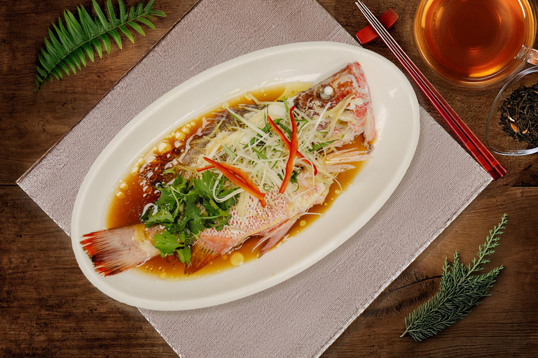 Hong Kong: Aberdeen Fishing Heritage Tour with Seafood Feast Tour with Fish Market Seafood Dinner