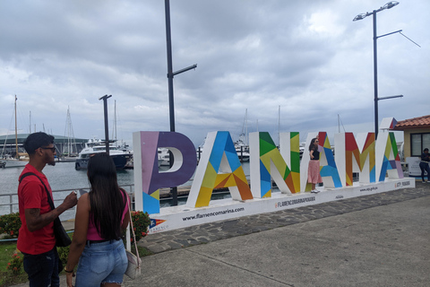 Panama City: Personalized Tour with Local Guide