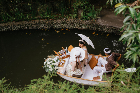 Ubud: Romantic Picnic on a Wooden Boat with Sparkling Wine