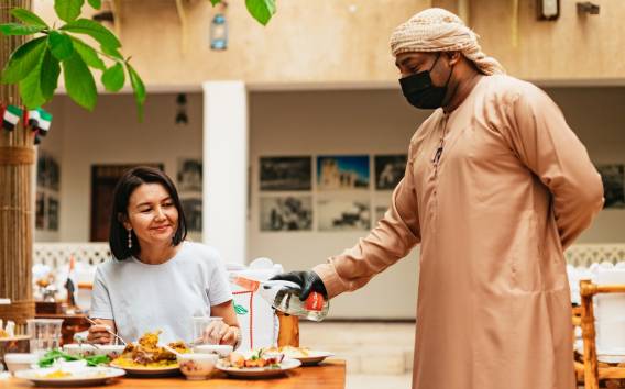 Dubai: Ethnisches Speiseerlebnis in den Emiraten