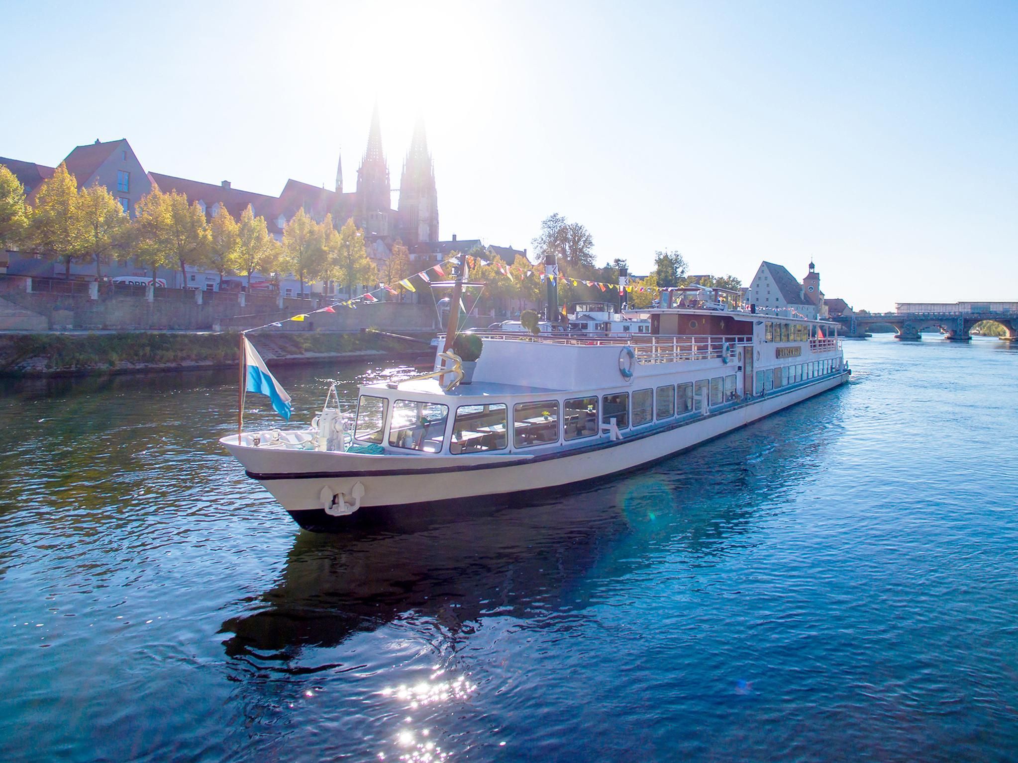 Regensburg: Historische Bootstour zu den Highlights der Stadt