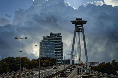Viena: passeio de um dia ao Castelo de Červený Kameň, Čičmany e Trenčín