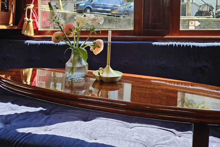 Amsterdam: Private Running Dinner Cruise with 3/4 Courses Running Dinner Cruise – 3 hours with 3 course