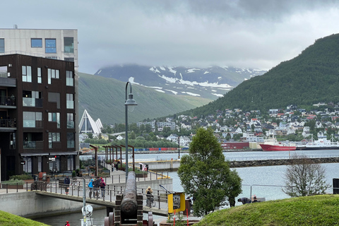 Tromsø: Discover the City & Polar Museum! Free entry! Tromsø: Guided tour of the city, including the Polar Museum!