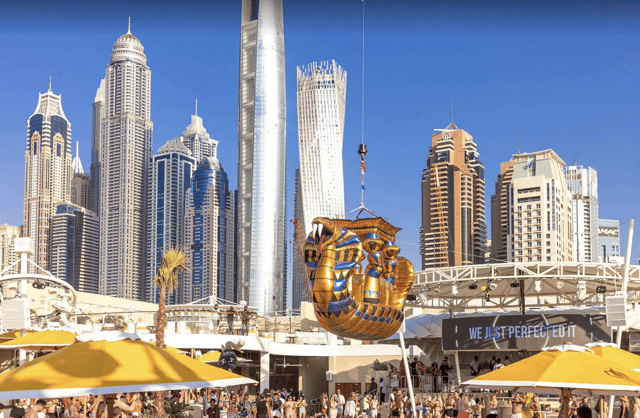 Dubai: Pool Party & Club Crawl with Drinks and Games