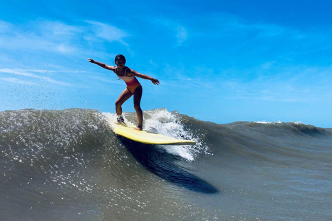 Folly Beach: Surfunterricht mit Carolina Salt