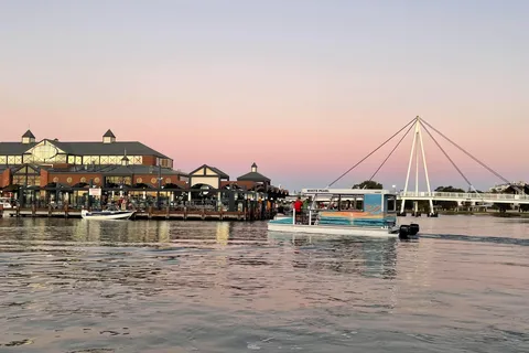Mandurah: Cruzeiro ao pôr do sol