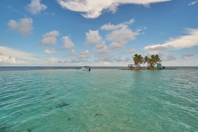 Key Largo: 2-Hour Sandbar Boat Tour in Crystal-Clear Water