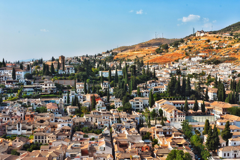 Granada: Albaicín and Sacromonte Guided Private Walking Tour