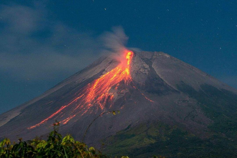 Merapi Sunset and Lava Flow Night Tour