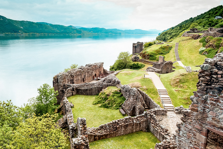 Édimbourg : Circuit Loch Ness, Glencoe et les Highlands écossaisVisite de groupe en anglais, Loch Ness et château