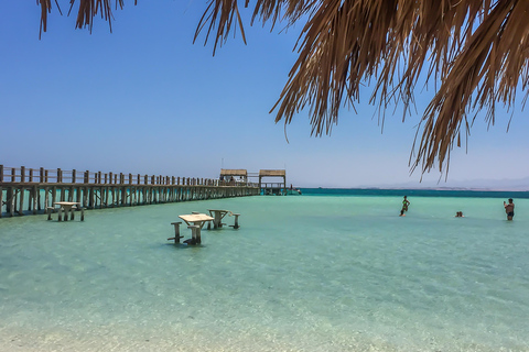 Hurghada: Orange & Giftun Island Cruise with Massage & Lunch From Hurghada