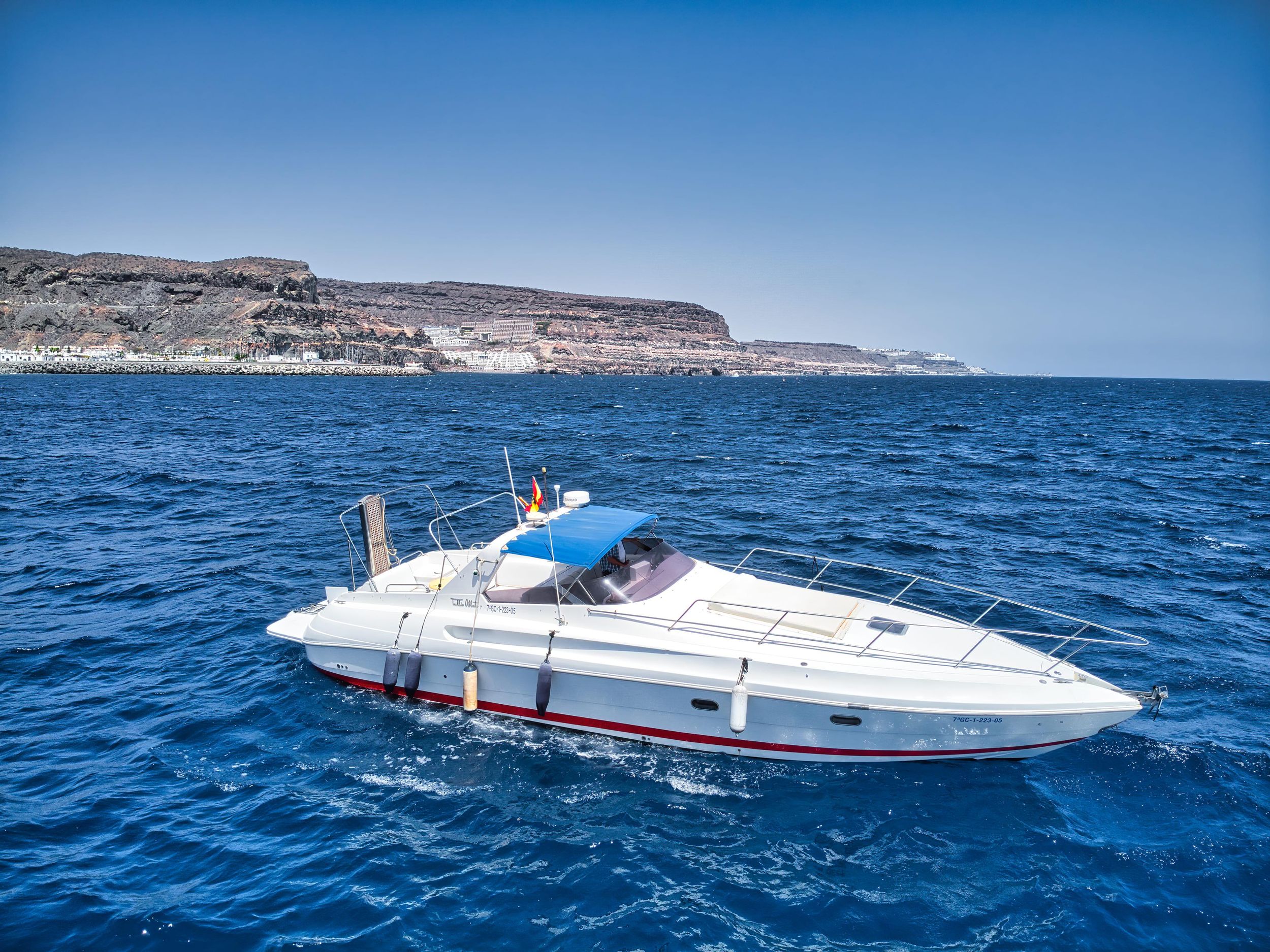 Puerto de Mogán: 1-stündige private Yachtfahrt entlang der Küste