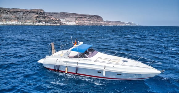 Puerto de Mogan: 3-Hour Private Yacht Trip with Snorkeling, Brunch, and Beverages
