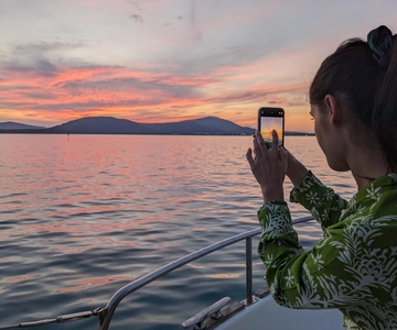 Alghero: Crociera in barca a vela al tramonto con aperitivo