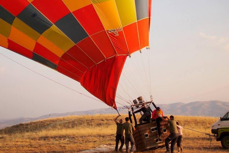 From Marmaris: Pamukkale Hot Air Balloon Ride & Guided Tour