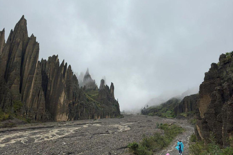 La Paz: Sunrise hike Animas Valley+ Moon Valley+ La Paz tour