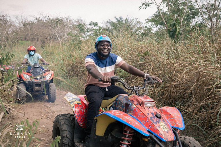 Accra: Quad, waterval, lunch &amp; Aburi avontuurlijke tocht