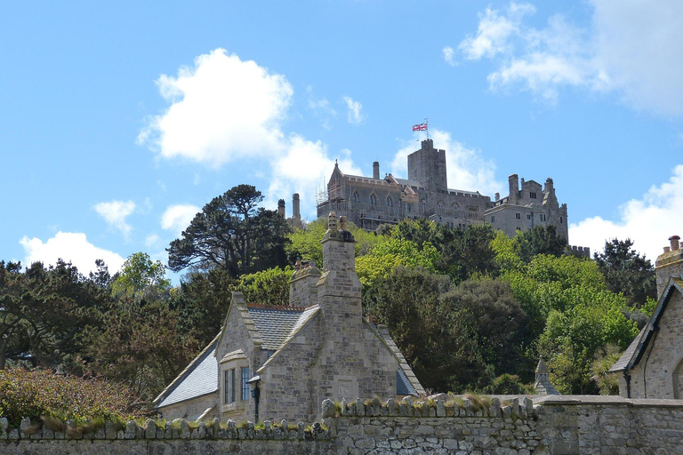 From Bath: Salisbury, Durdle Door, & Glastonbury Day Trip