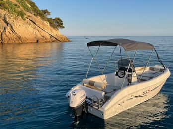 Scenic Boat Ride and Coastal Adventure in Sitges + Transport