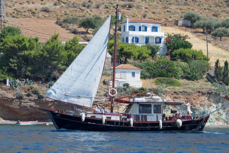 Athens Riviera:Premium Morning Cruise with Onboard Greek BBQ