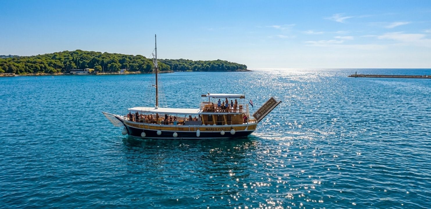Ab Poreč: Rovinj-Bootstour mit Speisen und Getränken