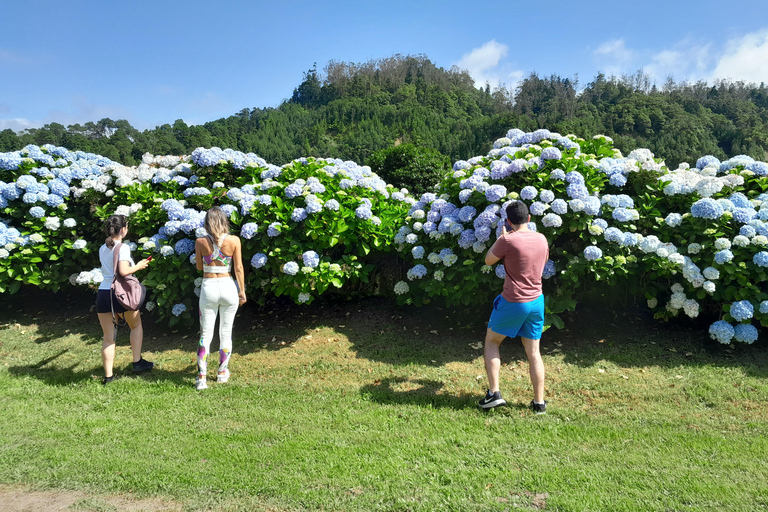 Açores: Excursão à costa, Sete Cidades com pequeno vinho e queijo