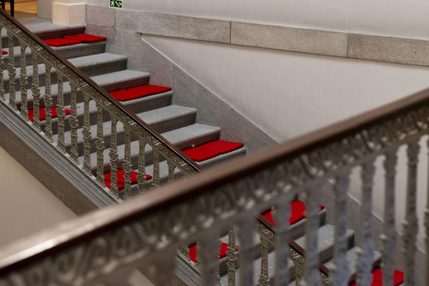Porto: authentieke en traditionele studenten- en serenade-fadoPorto: Unieke studenten en serenade Fado van Coimbra Show