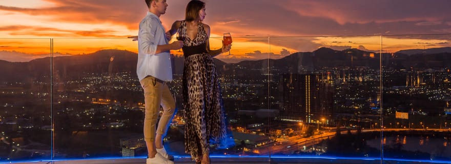 Hua Hin : Vana Nava Sky Bar Rooftop au Holiday Inn