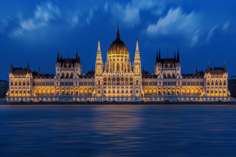 Vienna: Guided Day Trip to Bratislava and Budapest Private