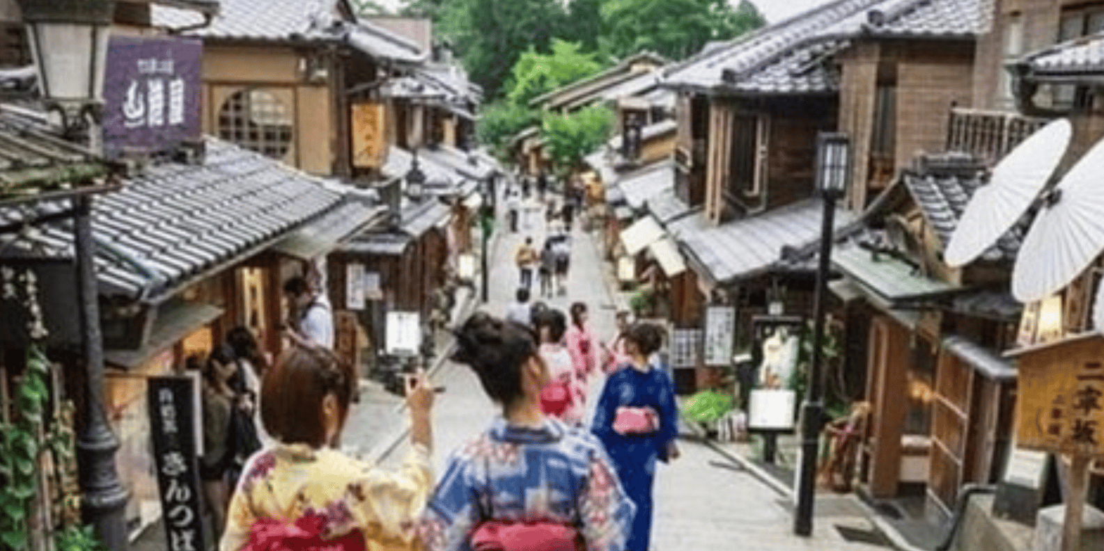 Kyoto: Private Highlights Tour with Guide and Luxury Vehicle