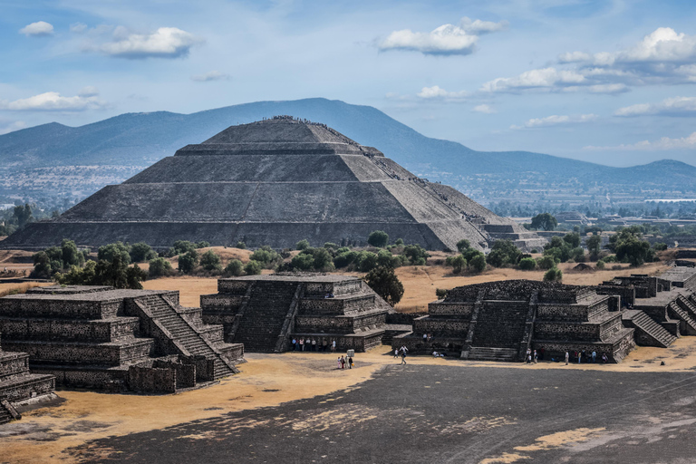 From CDMX: tour to Tula and Teotihuacan.