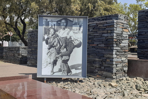 Soweto and apartheid museum tour(Half-day)