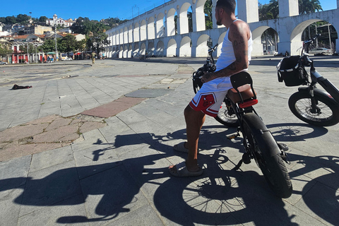 Guidad tur på elcykel i Rios historiska centrum upp till Ipanema