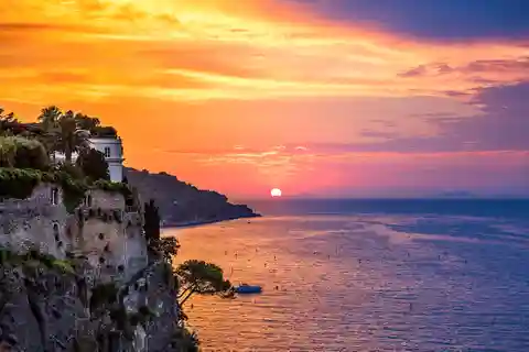 Sorrento: Byvandring ved solnedgang med limoncello-smagning