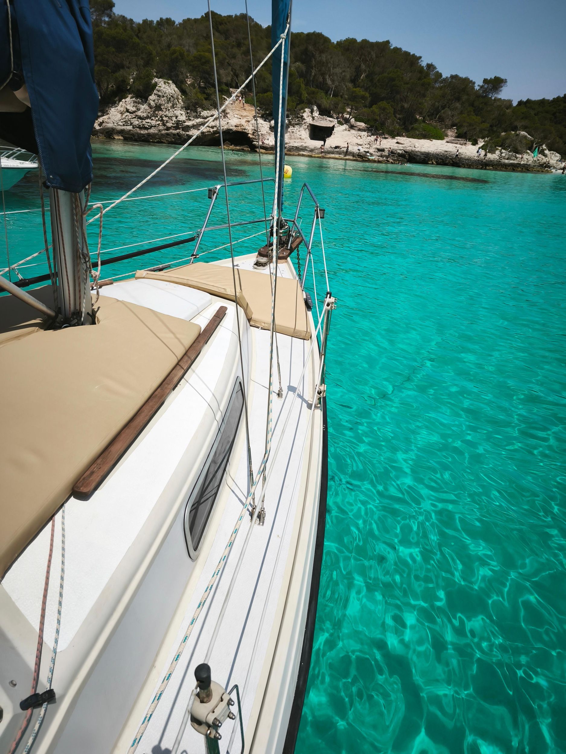 Menorca: 2-stündiger privater Segeltörn ab Cala Galdana