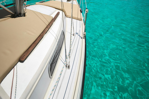 Menorca: 2-Hour Private Sailing Trip from Cala Galdana