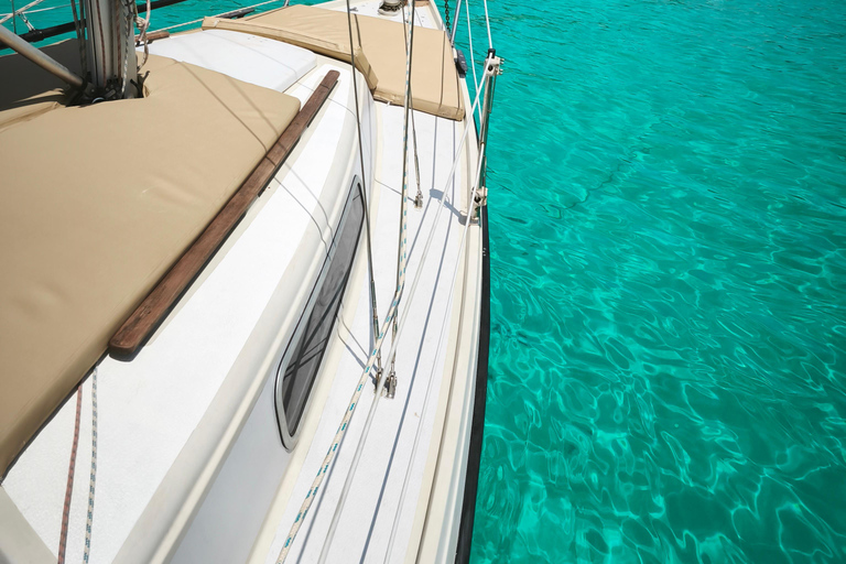 Menorca: 2-Hour Private Sailing Trip from Cala Galdana