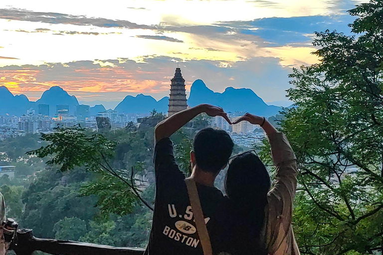 Guilin: Private City Tour with Coffee & Street Food