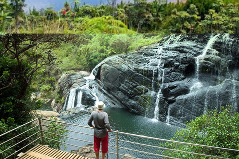 Ella: Horton Plains & Bomburu Ella Waterfall Tour